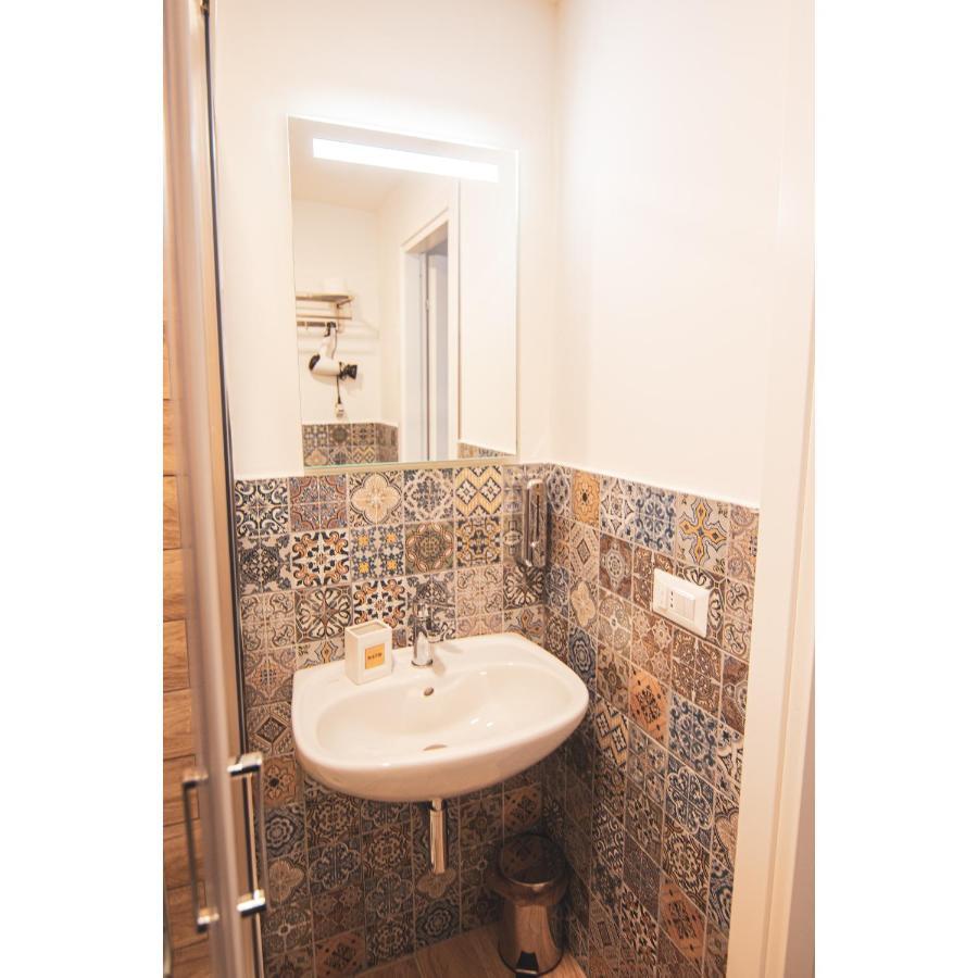Casa Masaniello - Affittacamere Guesthouse In Historical Center Toledo Station Naples Luaran gambar